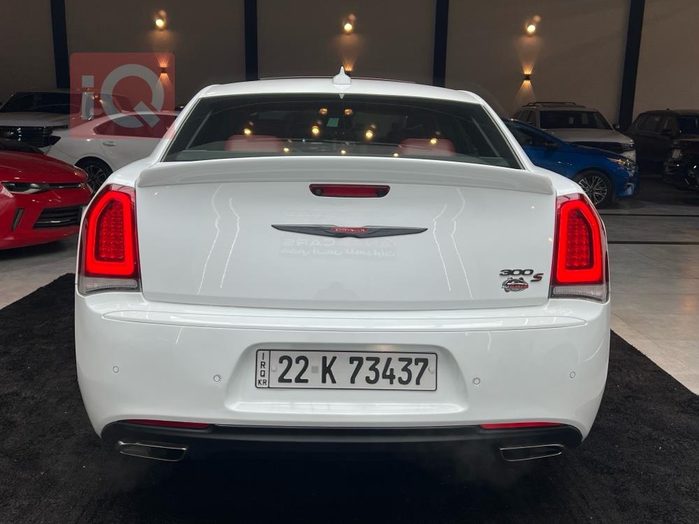 کرایسلەر 300